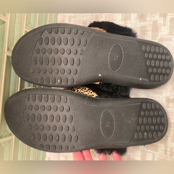 Ladies leopard slip in slippers sz 10 - Picture 2 of 4